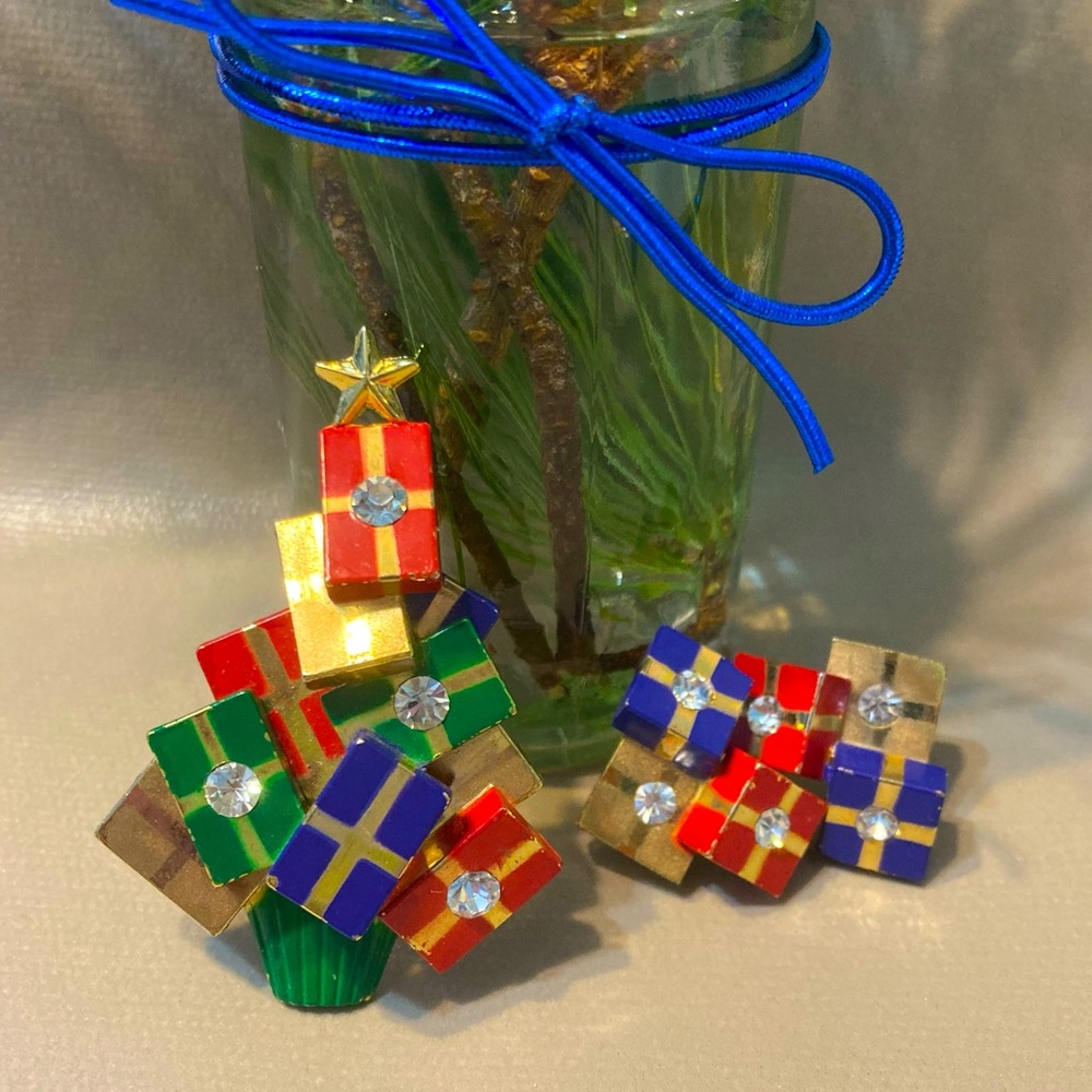 Vintage Avon Pile-of-Presents Christmas Tree brooch earrings set